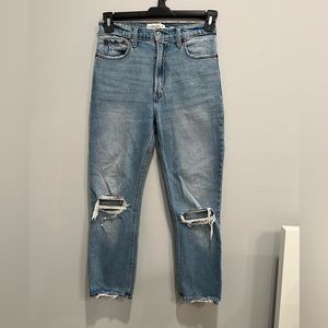 A&F Jeans ankle straight ultra high rise size 4 short